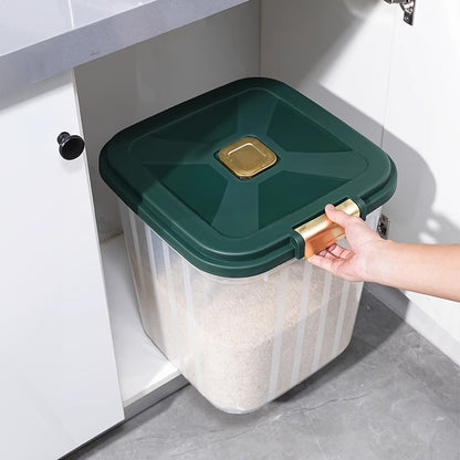 Large Capacity Dry Food Storage Container – 5kg Sealed Box with Measuring Cup